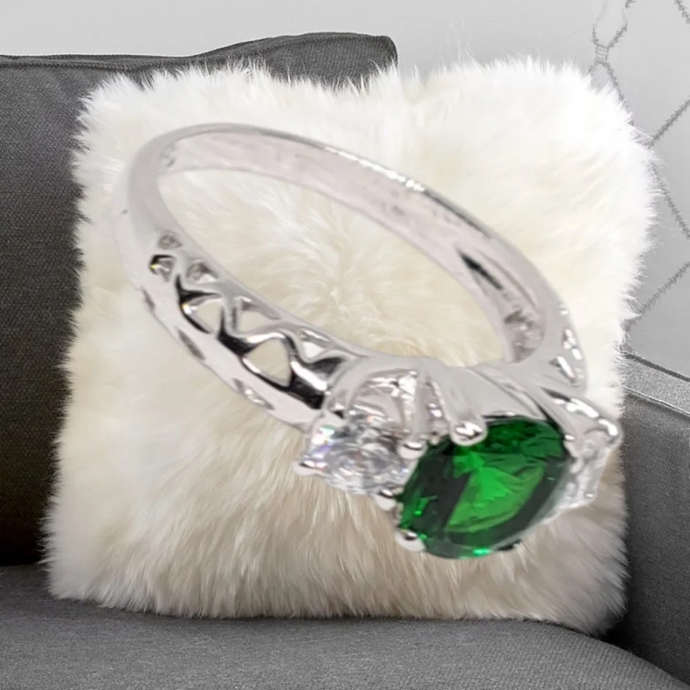 Green CZ Stone Sterling Silver Ring NWOT